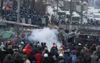 На Грушевского «Беркут» перешел в наступление. Активисты отступают к Майдану